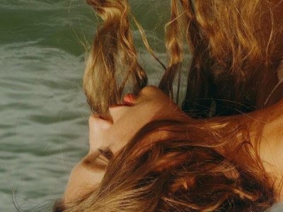 How We Chose Our Issue 10 Theme&nbsp;Sink/Swim